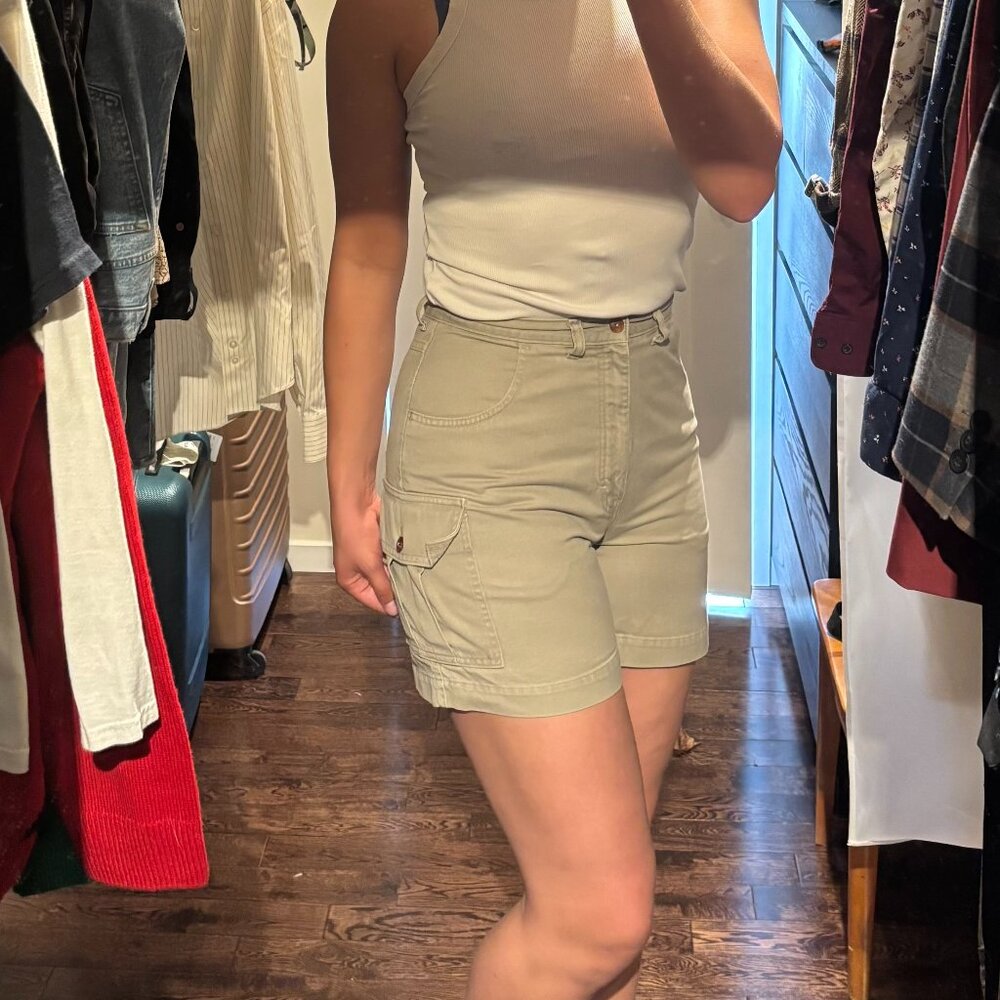 Vintage Blue Bay Cargo Shorts Beige size 29-30 W